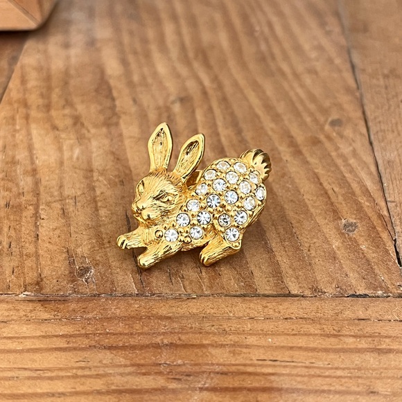 3/$30 💖 Vintage Avon Rabbit Pin - Picture 7 of 8